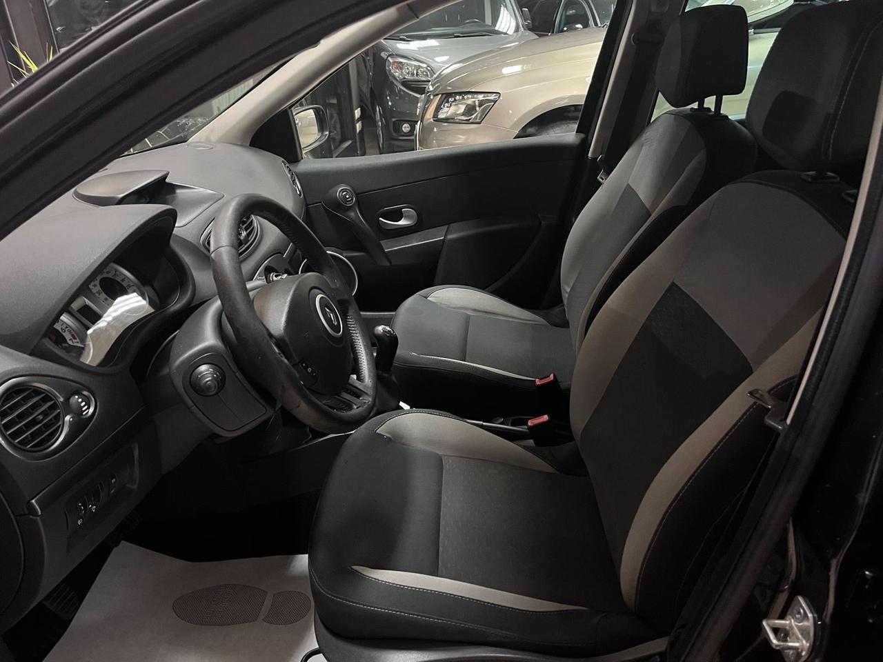 Renault Clio - 2009 1.2 16V 75cv