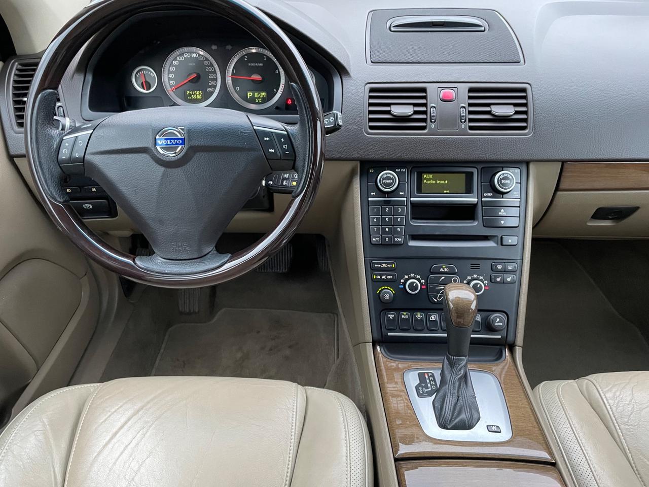 Volvo XC 90 XC90 2.4 D5 185 CV aut. AWD Executive* 7 posti *