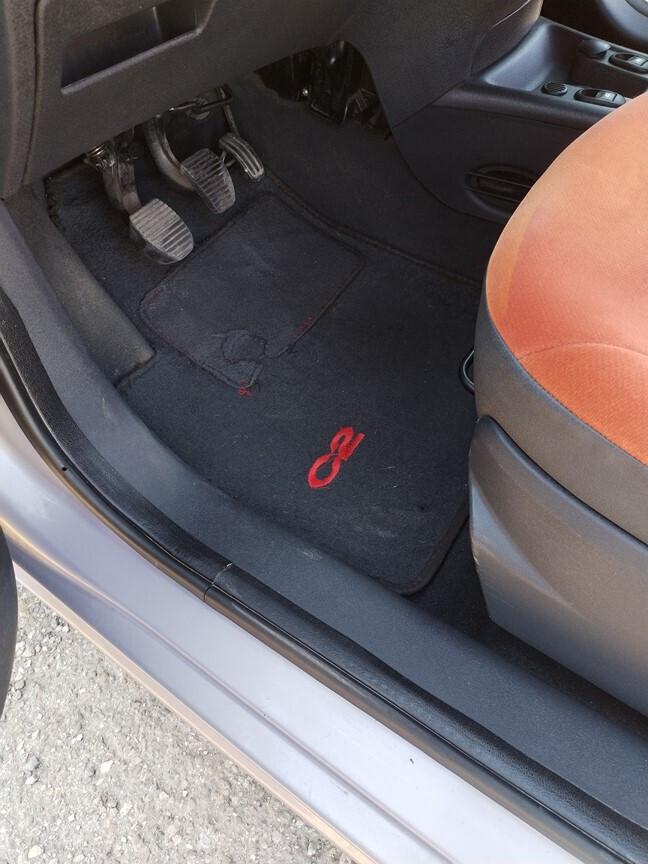 Citroen C2 1.1 Elegance 103000KM ANNO 2004 MANUTENZIONI FATTE