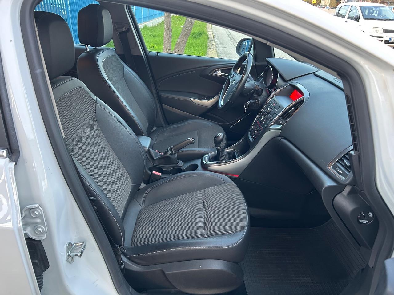 Opel Astra 1.7 CDTI 110 cv cosmo 2012