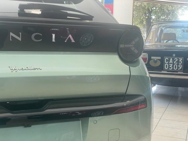 Lancia Ypsilon Hybrid e-DCT LX