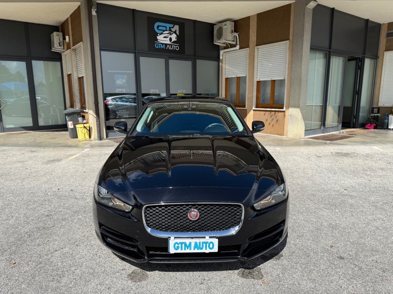 Jaguar XE 2.0 D Turbo aut. Pure