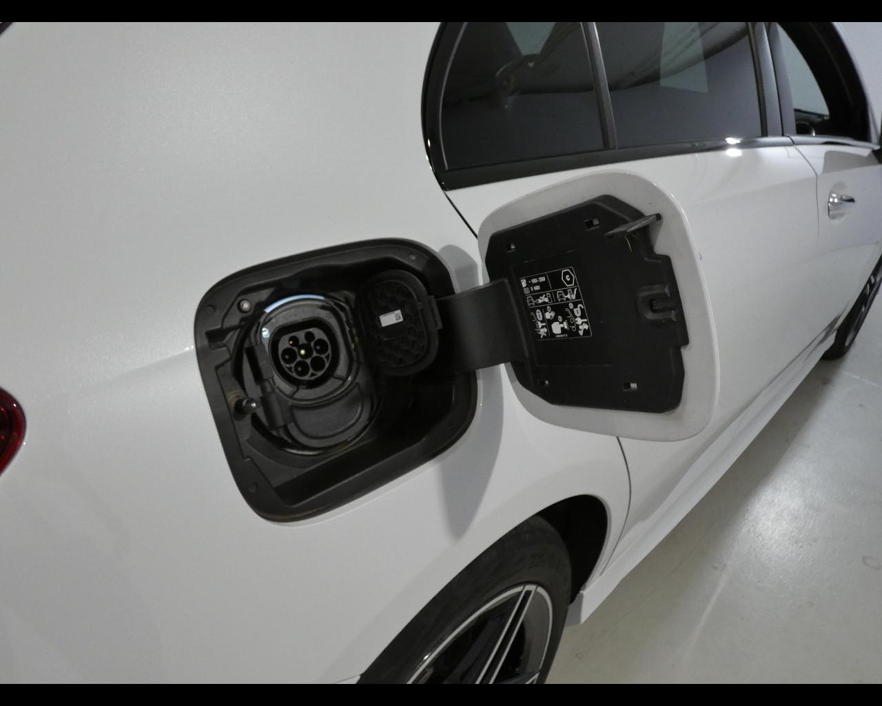 Mercedes-Benz Classe A (W177) - A 250 e hybrid EQ Premium