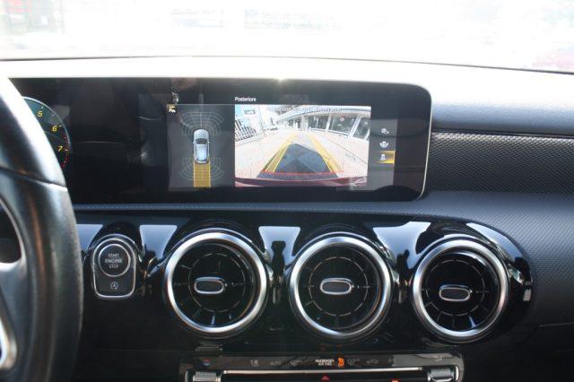 MERCEDES-BENZ A 200 Sport