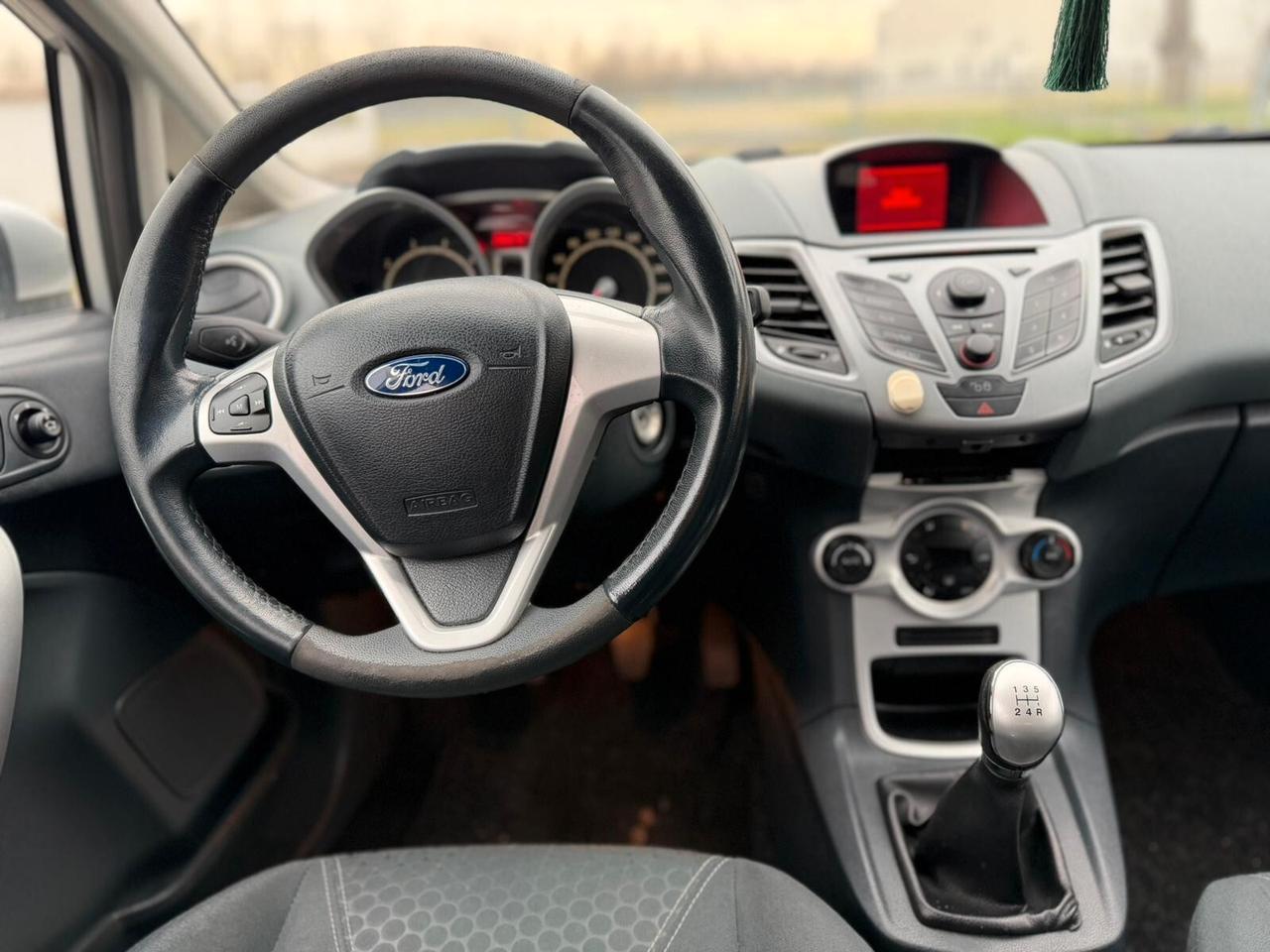 Ford Fiesta 1.4 5 porte GPL Titanium