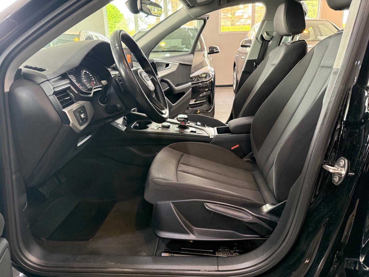 Audi A4 Avant 30 TDI S tronic Sport