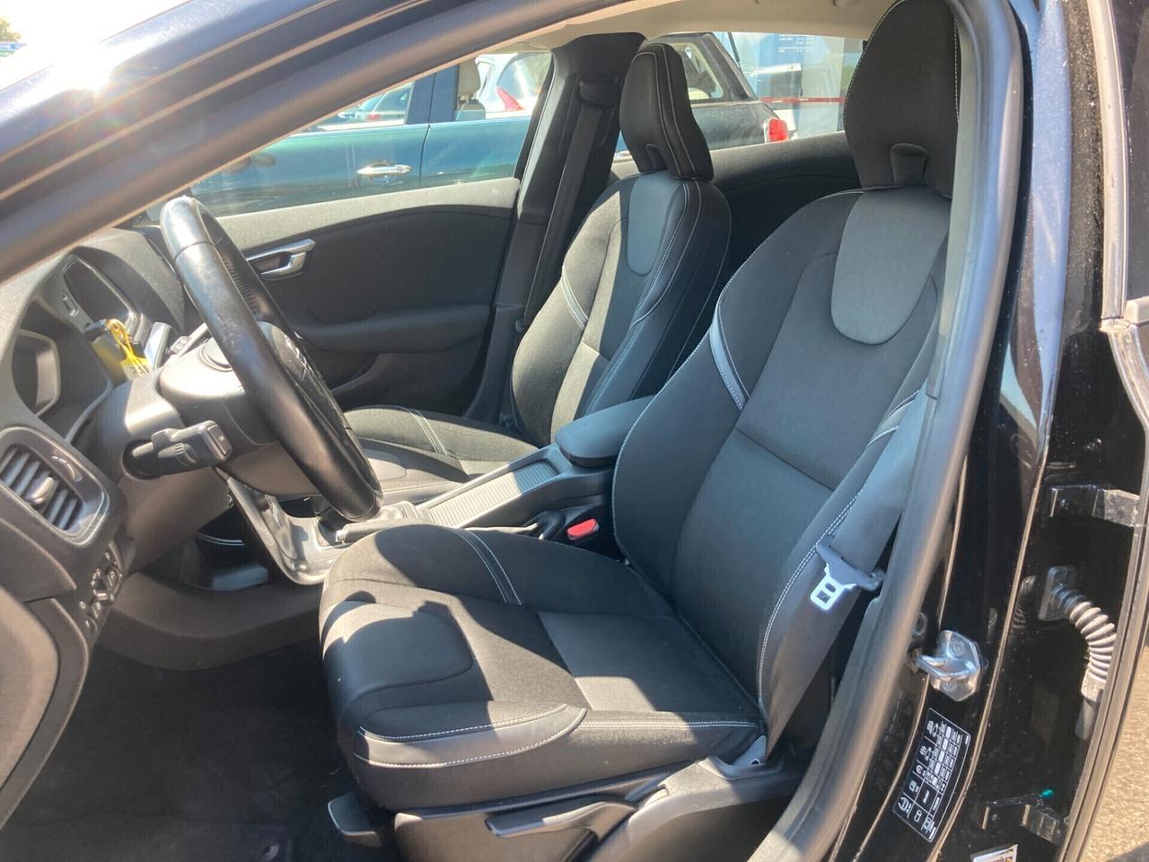 Volvo V40 D2 Geartronic Kinetic