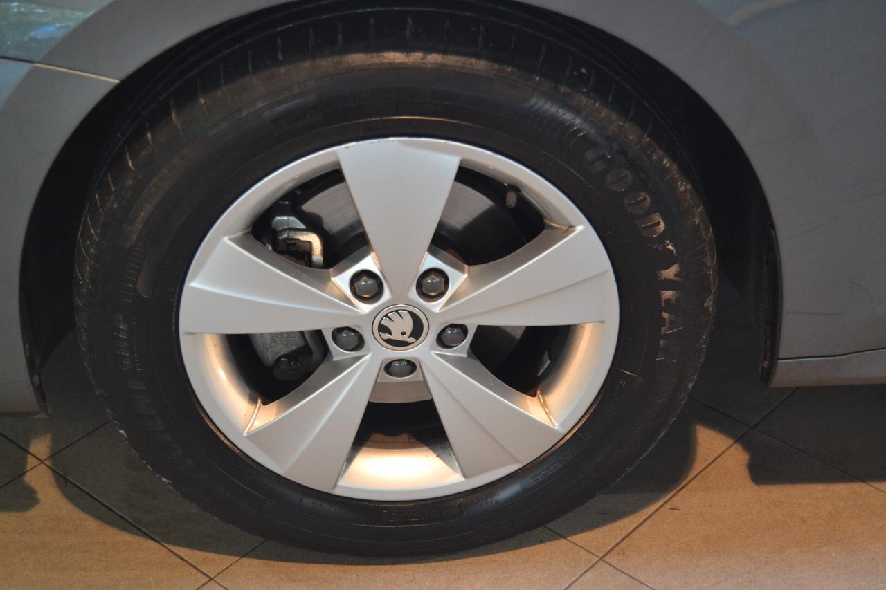 Skoda Octavia 2.0 TDI EVO SCR DSG Wagon Style