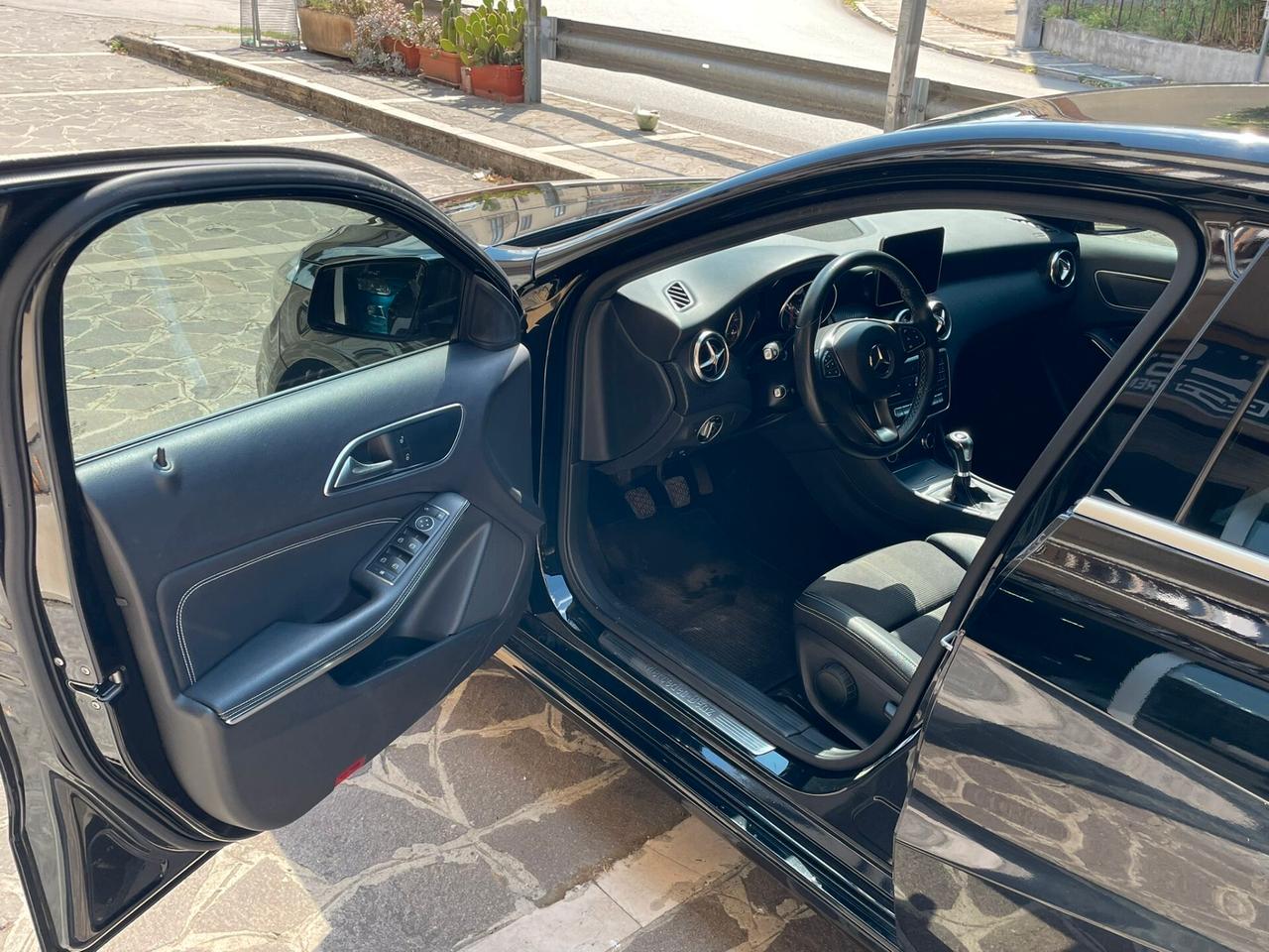 Mercedes-benz A 180 d Premium