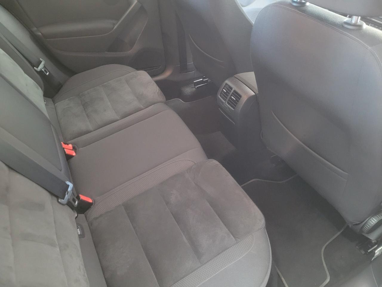 Volkswagen Golf 1.6 TDI DPF 5p. Highline
