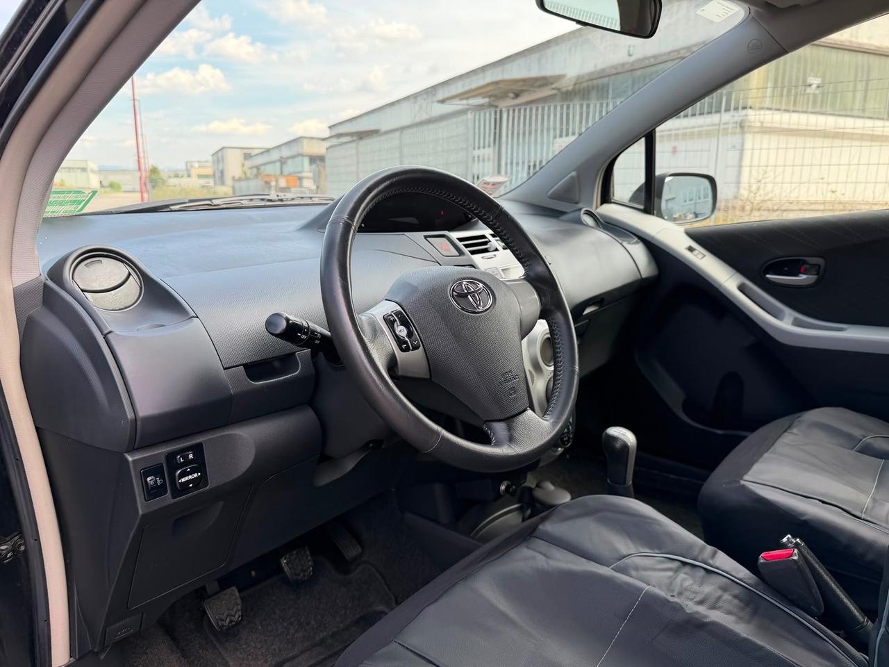 Toyota Yaris 1.0 5p Sol 130000 km
