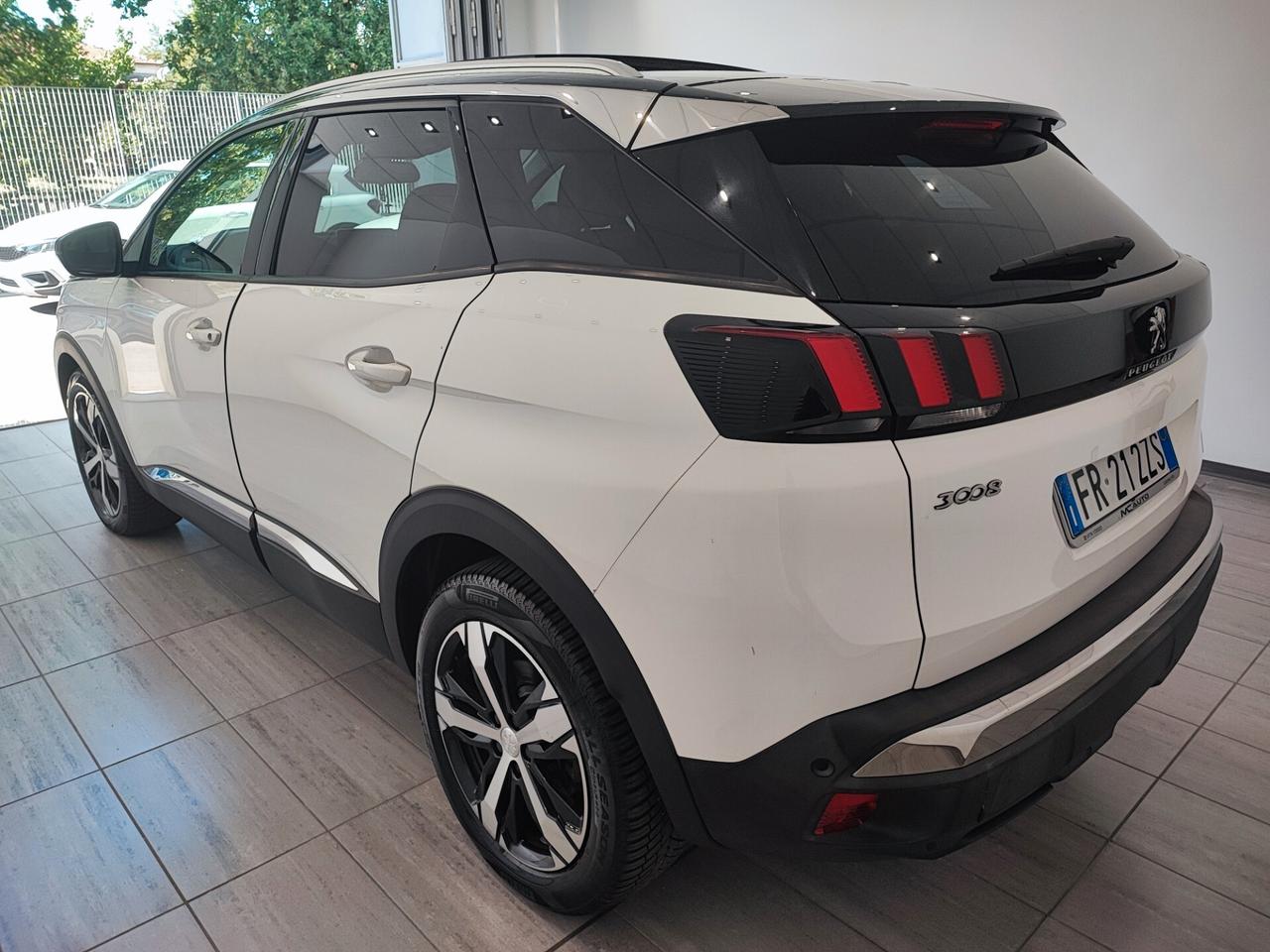 Peugeot 3008 BlueHDi 130 S&S EAT8 Allure