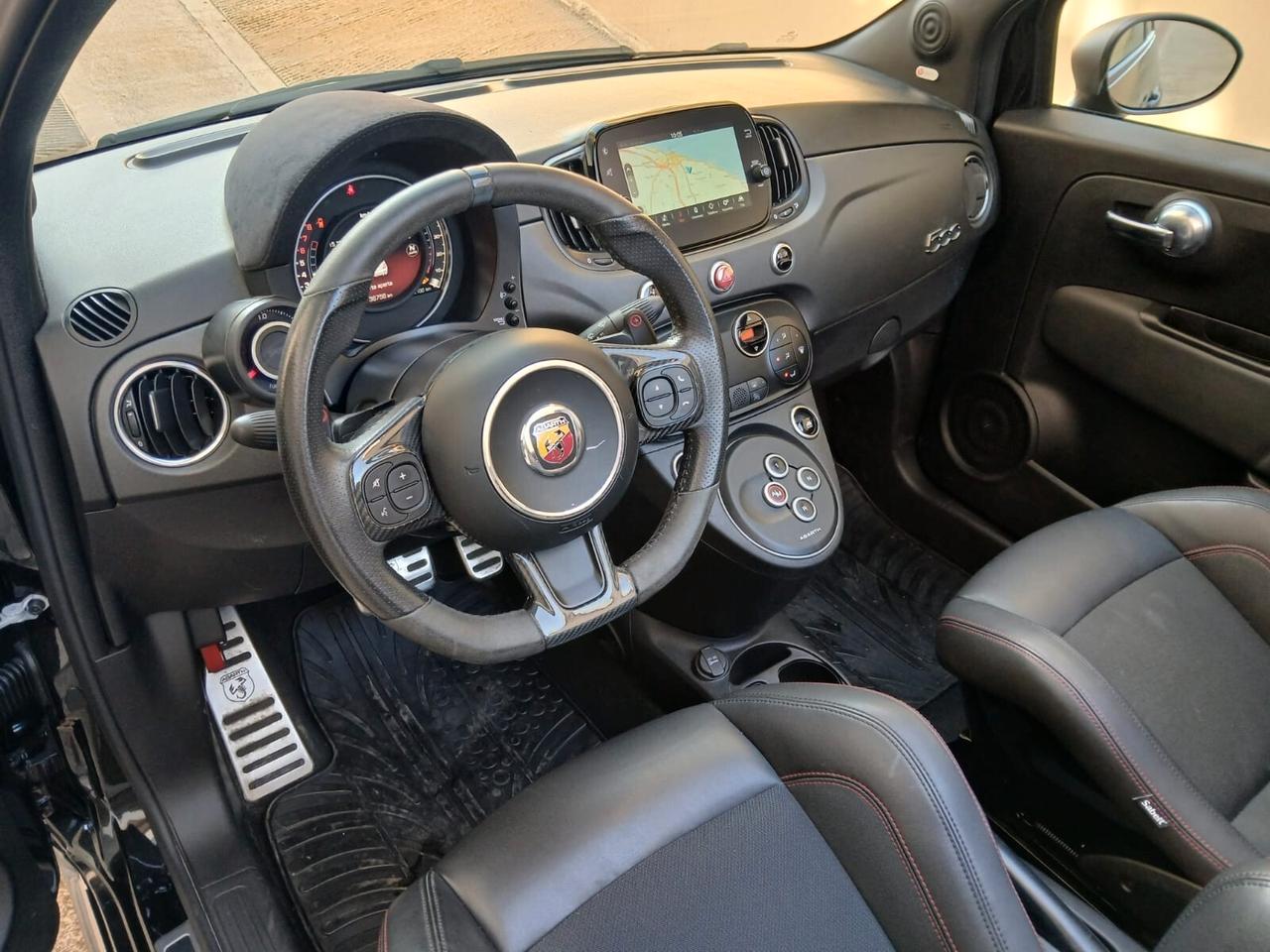 Abarth 695 C 1.4 Turbo T-Jet 180 CV