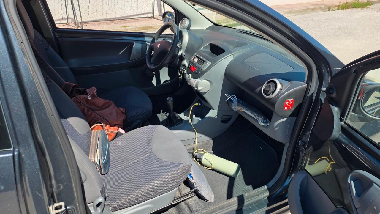 Peugeot 107 1.0 68CV 3p. Plaisir