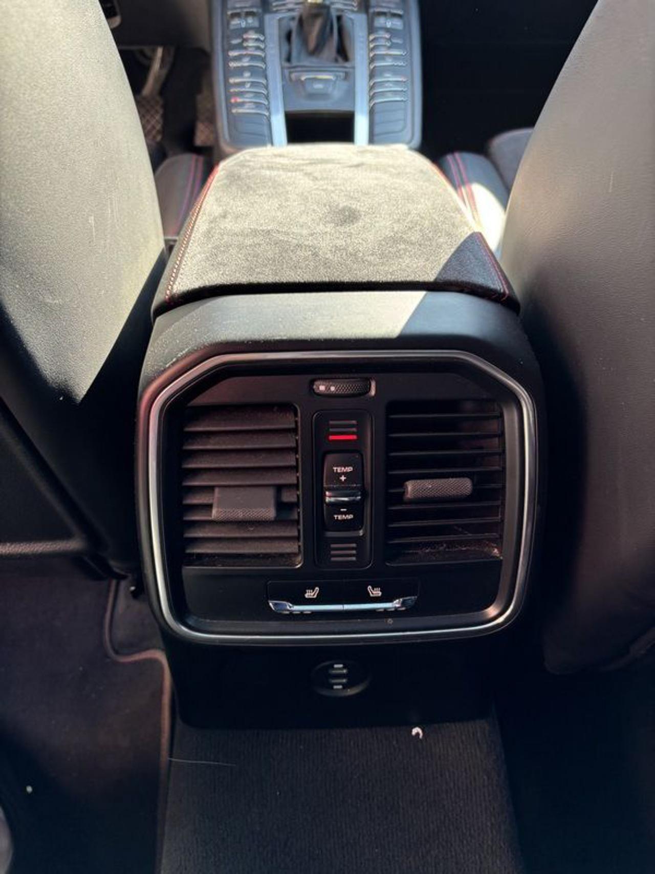 Porsche Macan 2.9 GTS FULL LED-NAVI-TETTO-CAM-20"