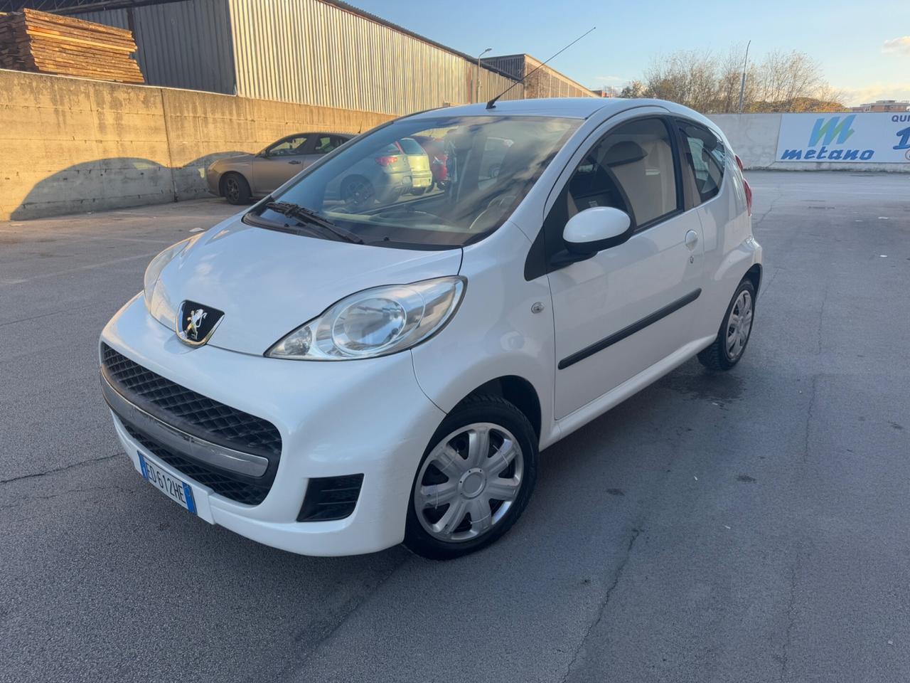 Peugeot 107 1.0 68CV 3p. Sweet Years