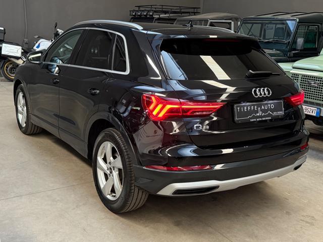 AUDI Q3 35 TDI S tronic Identity Black