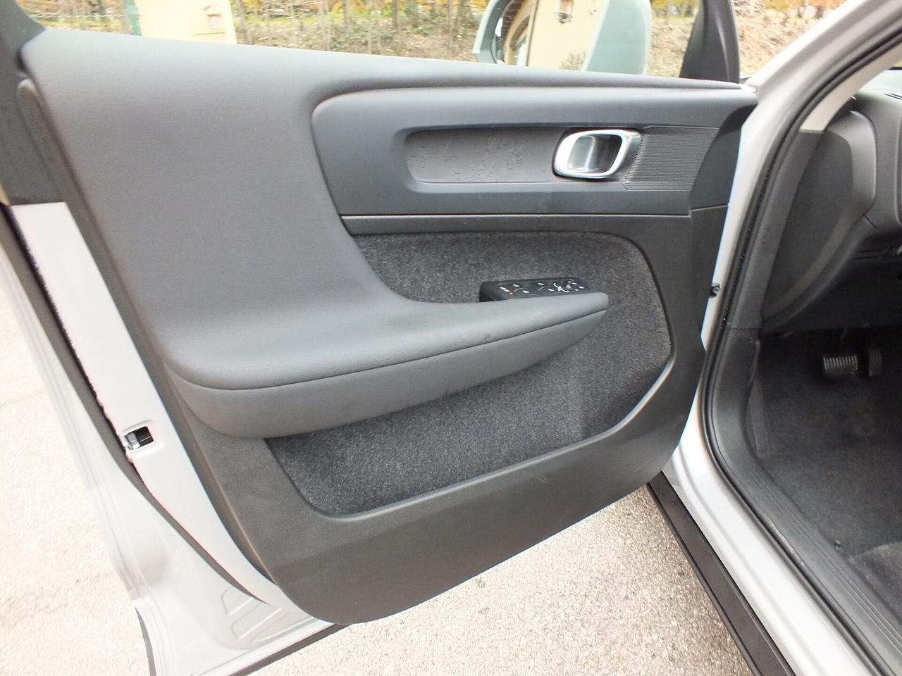 VOLVO XC40 B3 AUTOM.AUTOCARRO N1
