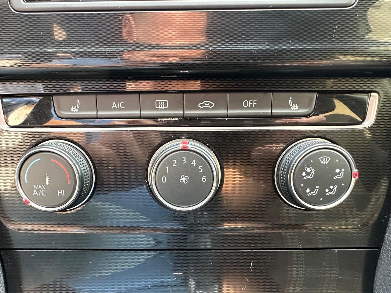 Volkswagen Golf VII GTI 2.0 211CV PANAMERICANA