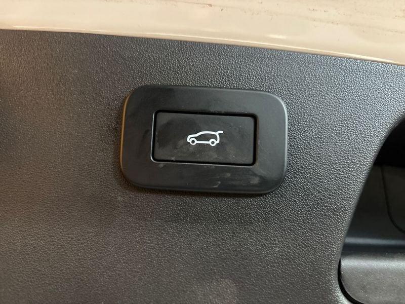 Jaguar E-Pace 2.0d i4 mhev R-Dynamic SE awd 204cv auto
