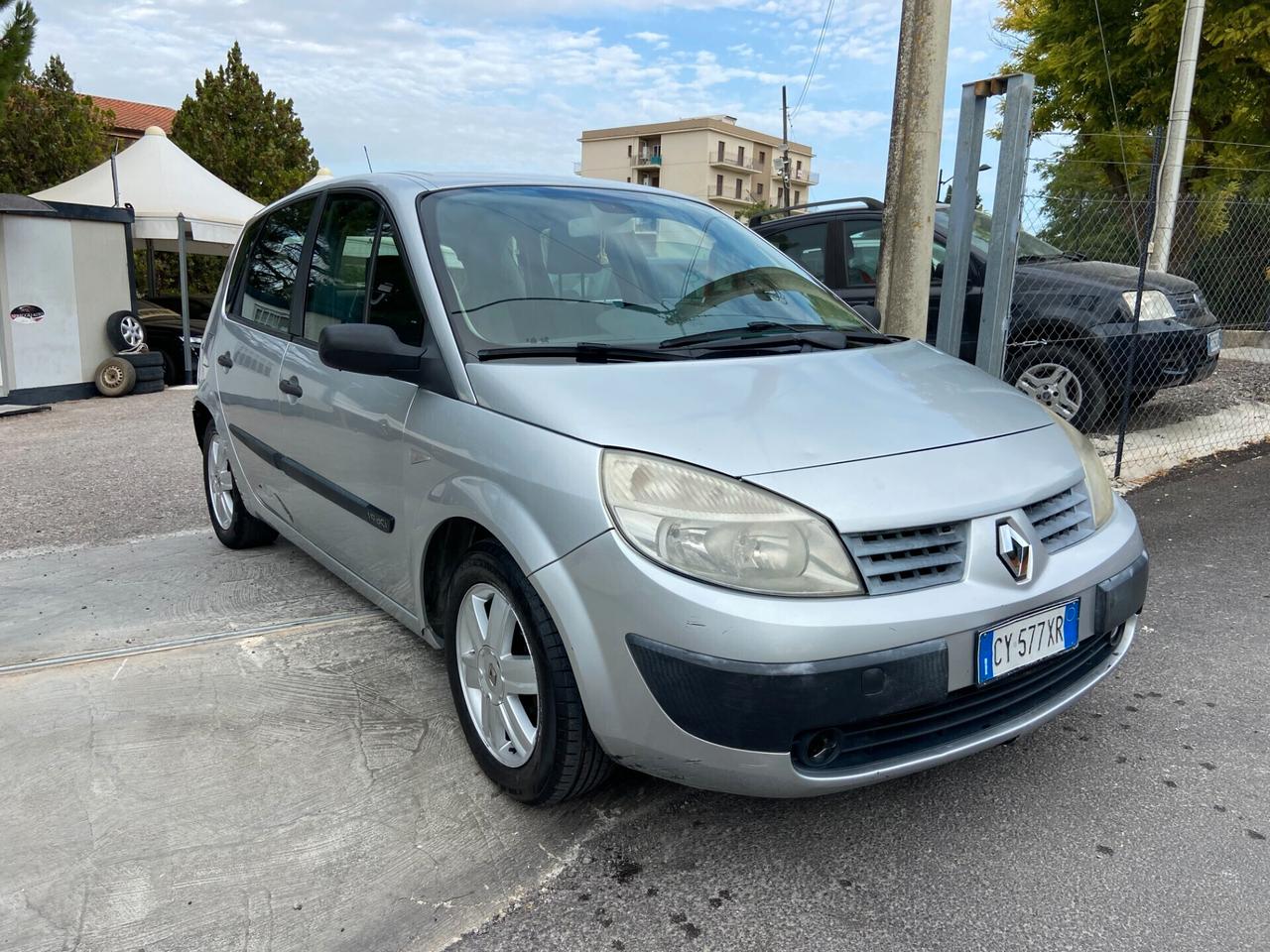 Renault Scenic 1.9 dCi 130CV Dynamique