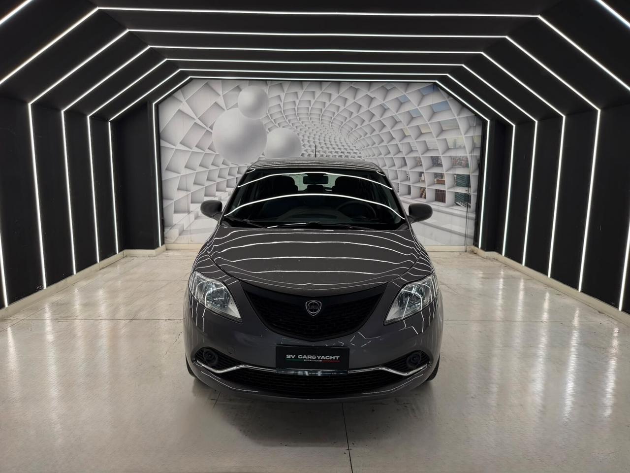 Lancia Ypsilon 1.0 HYBRID-LOUNGE-69CV-NEOPATENTATO-KM CERTIFICATI-12 MESI GARANZIA-PERMUTE