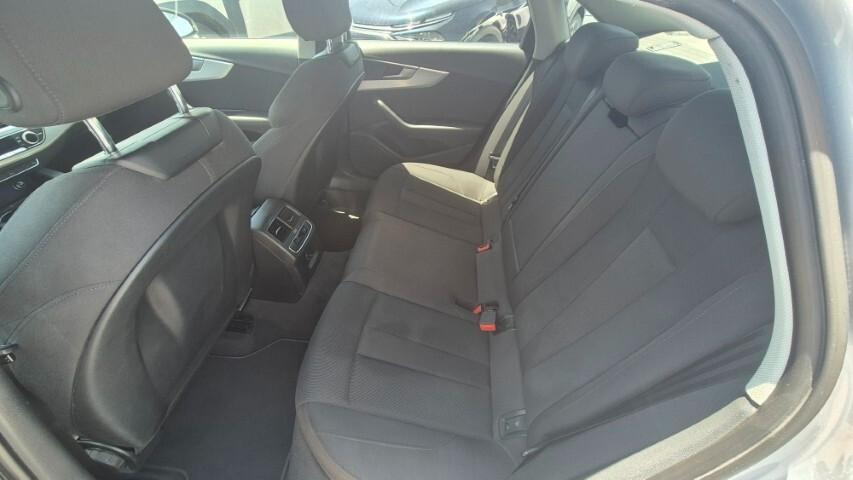 Audi A4 35 TFSI S tronic S-LINE - 2019