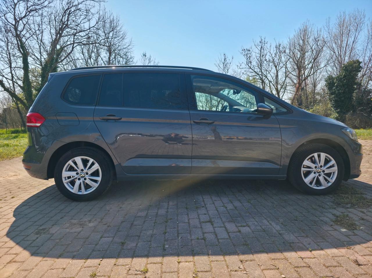Volkswagen Touran 7 Posti 2.0 TDI 150 CV SCR DSG Executive BlueMotion Tech. TAGLIANDI UFFICIALI