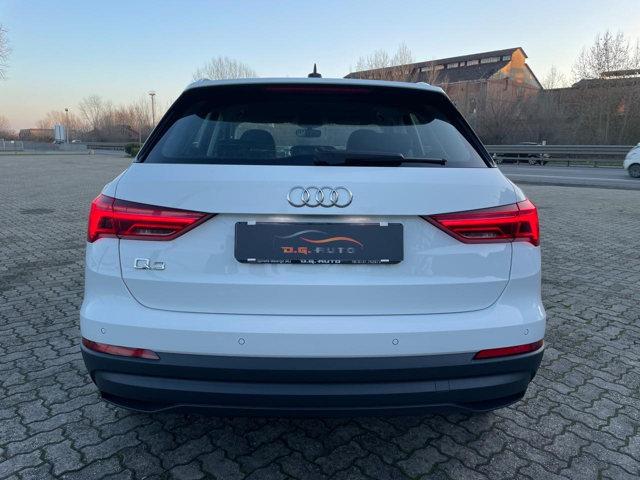 Audi Q3 45 TFSI e S tronic Business