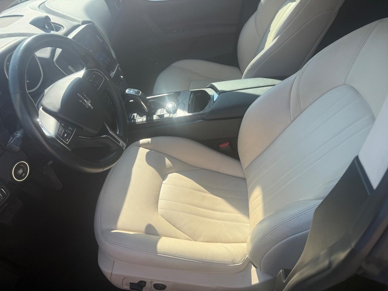 Maserati Ghibli V6 430 CV