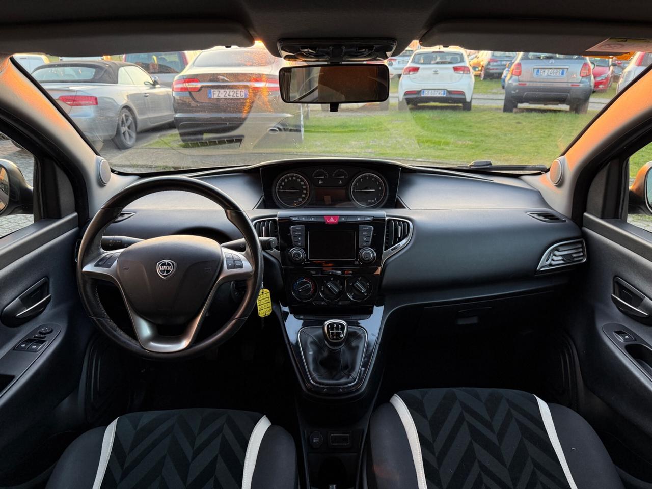 Lancia Ypsilon 1.2 69 CV 5p. |NEOPATENTATI|CERCHI IN LEGA