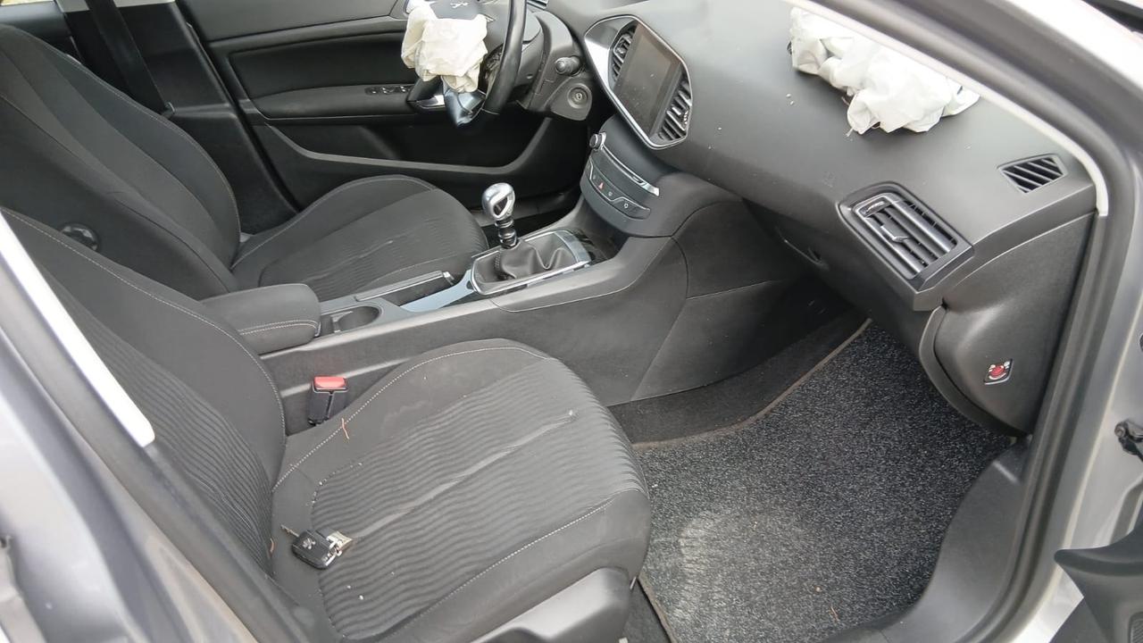 Peugeot 308 BlueHDi 120 S&S Business