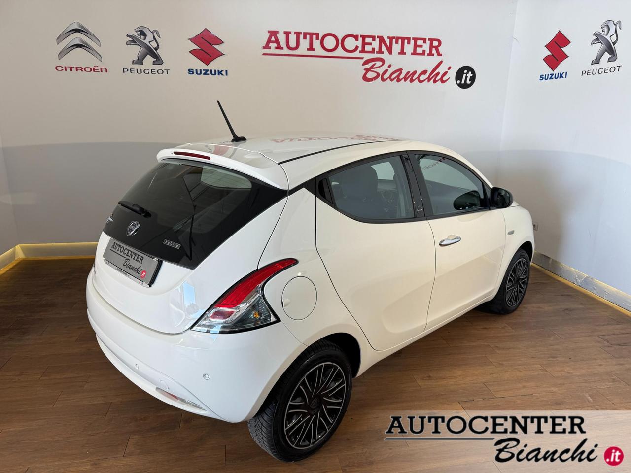 Lancia Ypsilon 5 Porte Ypsilon 1.0 firefly hybrid Gold s&s 70cv