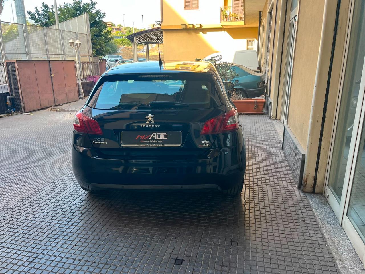 Peugeot 308 1.6 HDi 100cv Buisness
