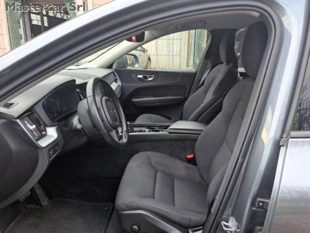 VOLVO XC60 XC60 2.0 b4 Momentum Business awd auto -GE726SL