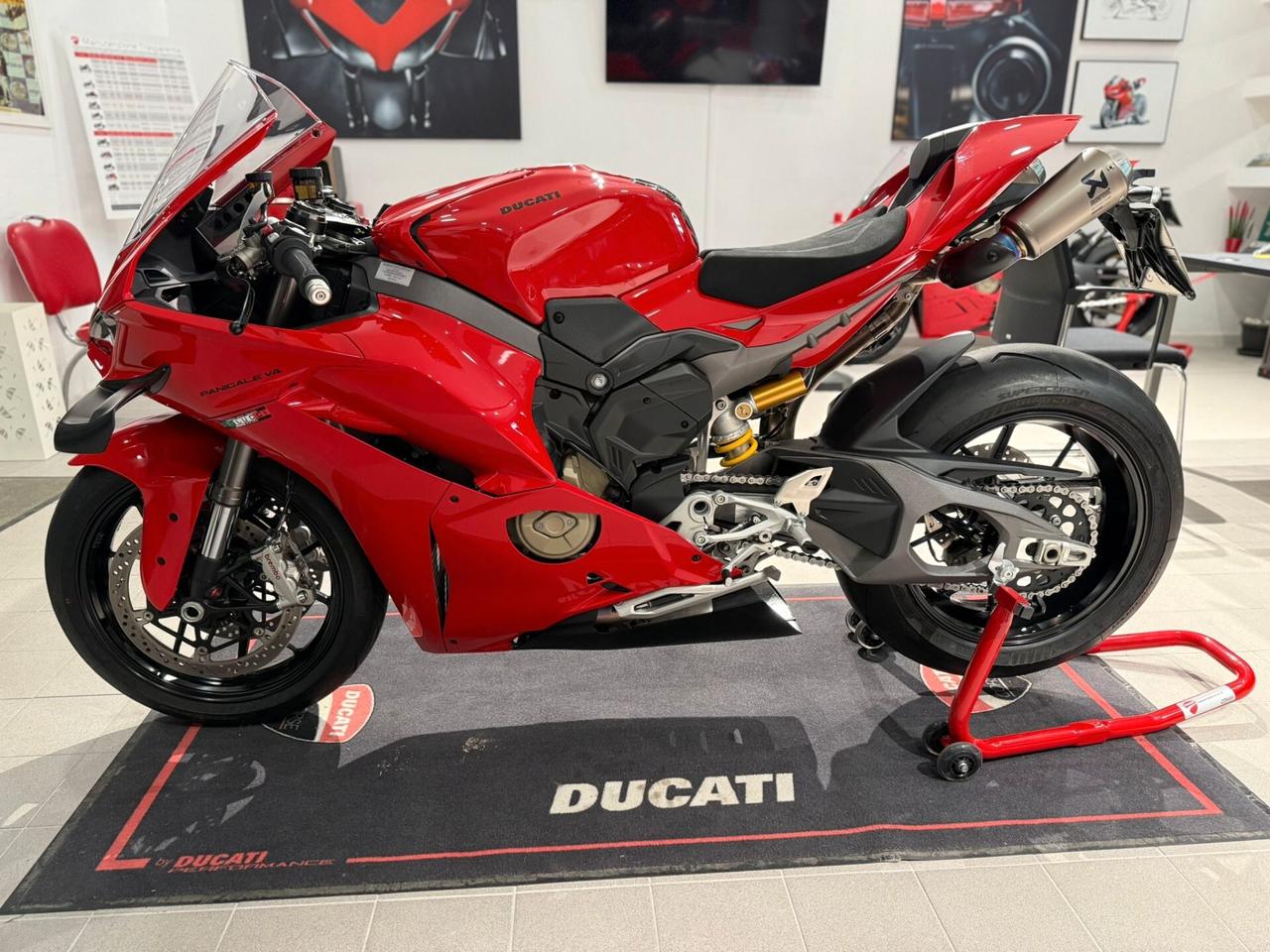 Ducati Panigale V4 MY 2025 FULL AKRAPOVIC