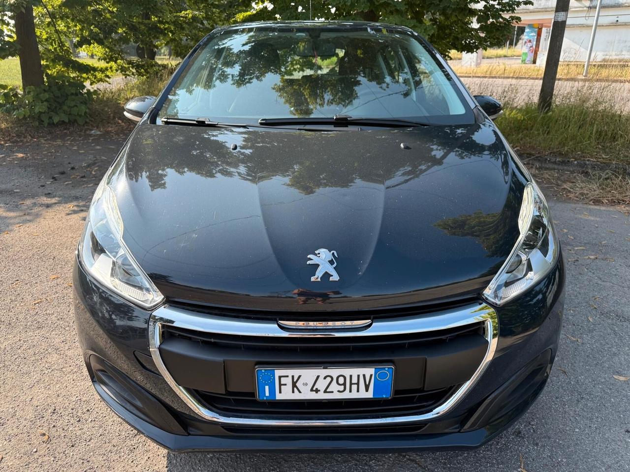 Peugeot 208 PureTech 82 5 porte Allure NEO PATENTATI