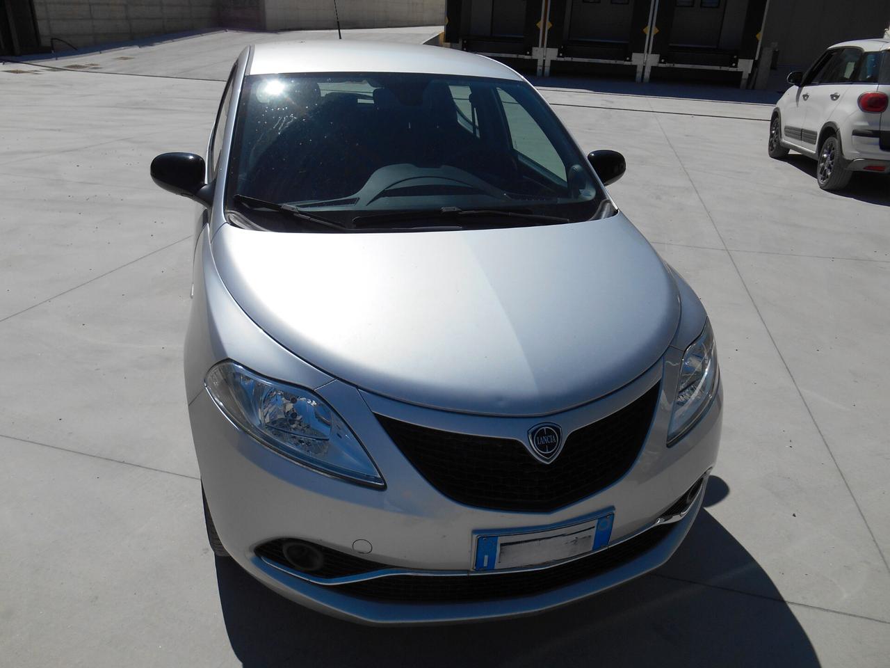 Lancia Ypsilon 1.2 69 CV 5 porte S&S KM.43.000 UNICO PROPRIETARIO OK NEOPATENTATI