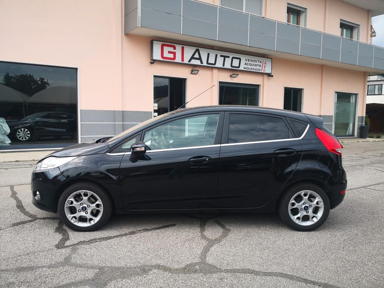 Ford Fiesta 1.4 TDCi 70CV 5 porte Titanium