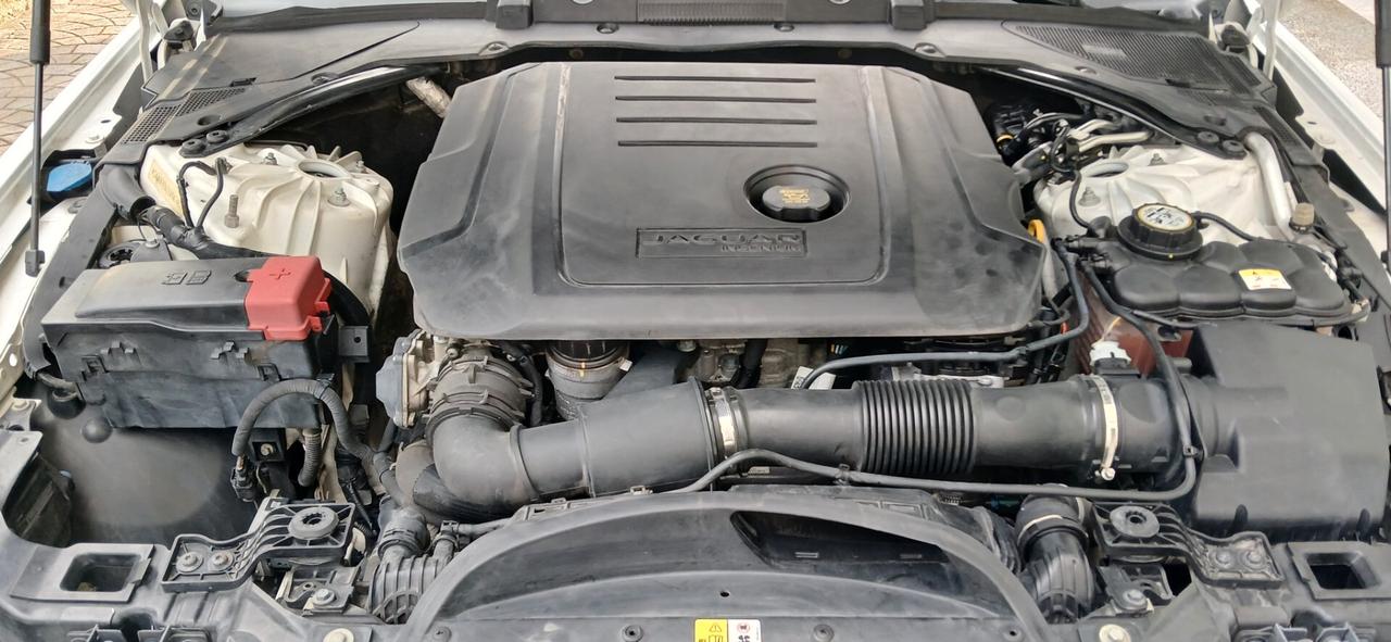 Jaguar XE 2.0 D 180 CV 4x4 AWD aut. R-Sport
