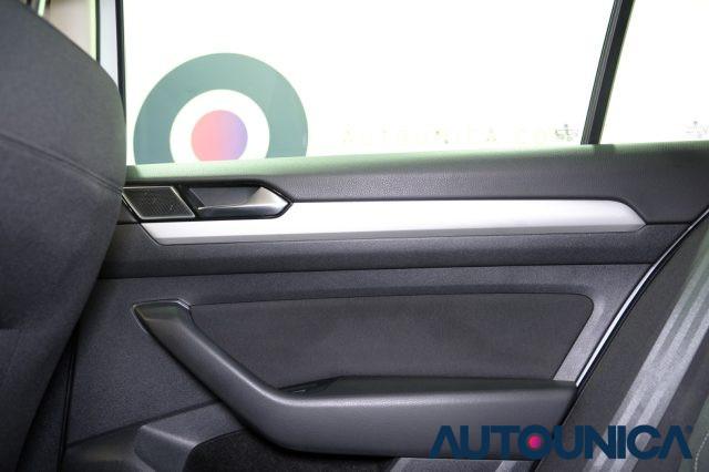 VOLKSWAGEN Passat Variant 1.6 TDI SCR DSG R-LINE BMT