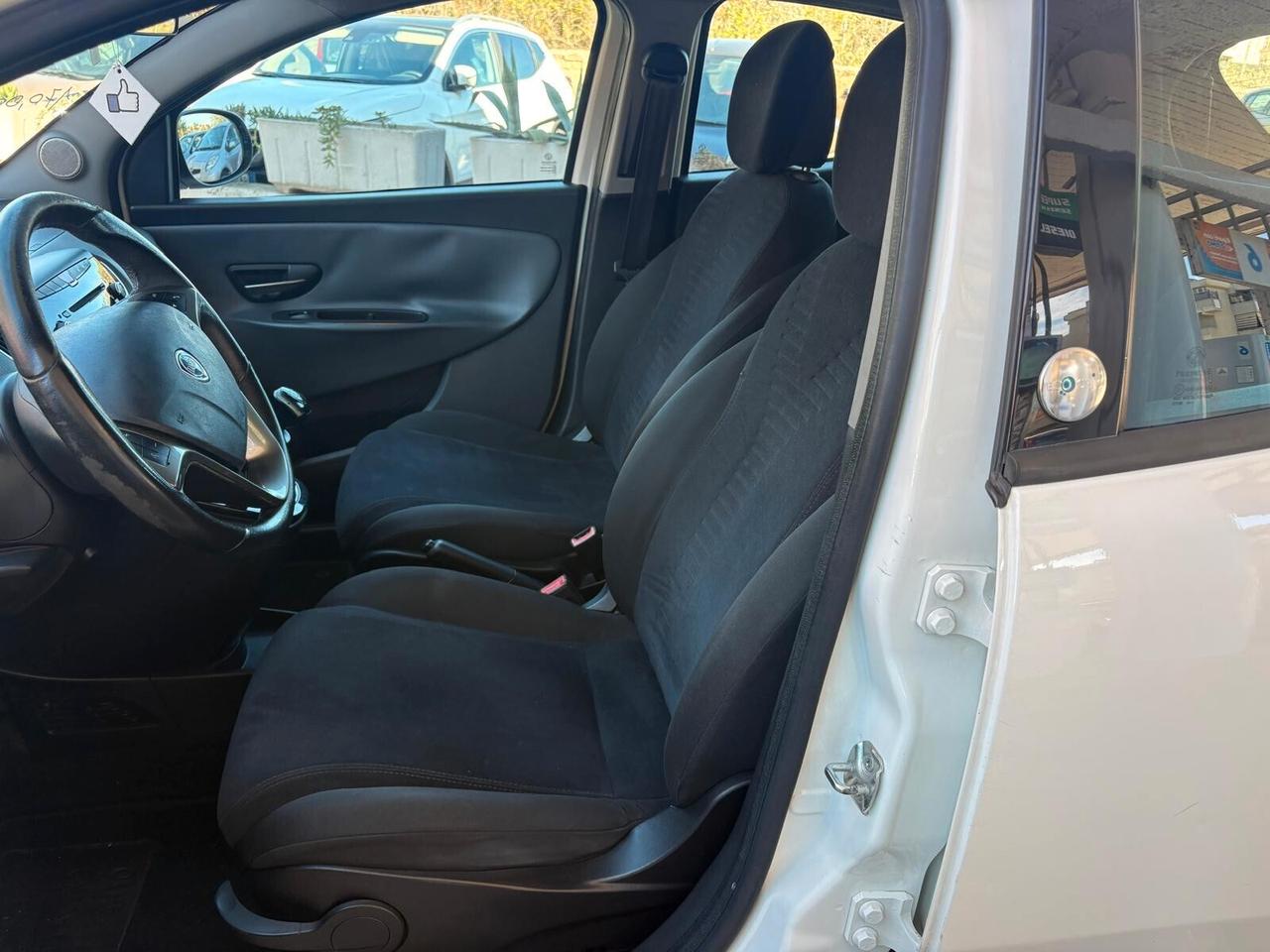 Lancia Ypsilon 0.9 TwinAir 85 CV 5 porte Metano Ecochic Elle