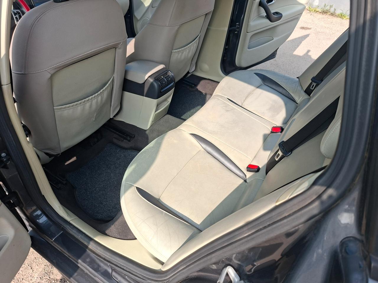 Saab 9-3 SportHatch 1.9 TiD 16V DPF Vector