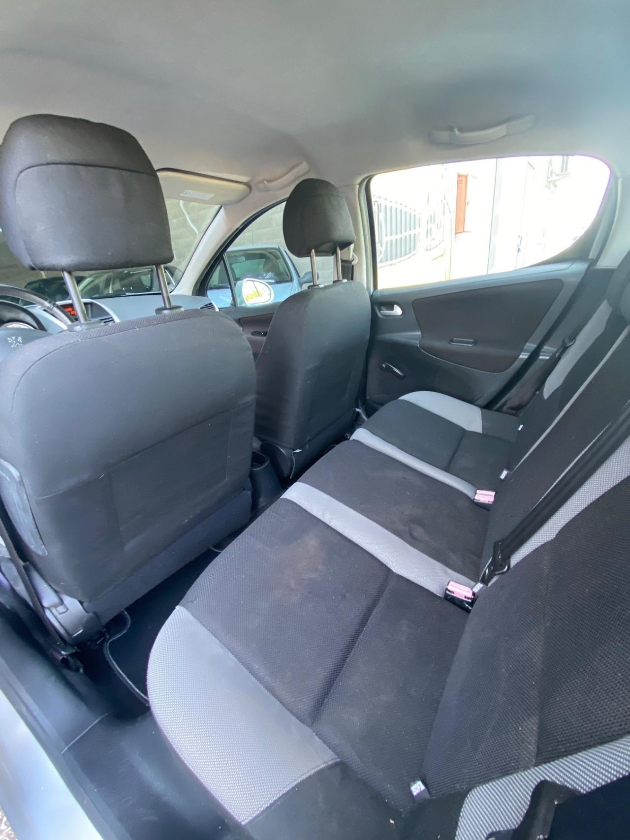 Peugeot 207 1.4 HDi 70CV 5p. XT Neopatentati