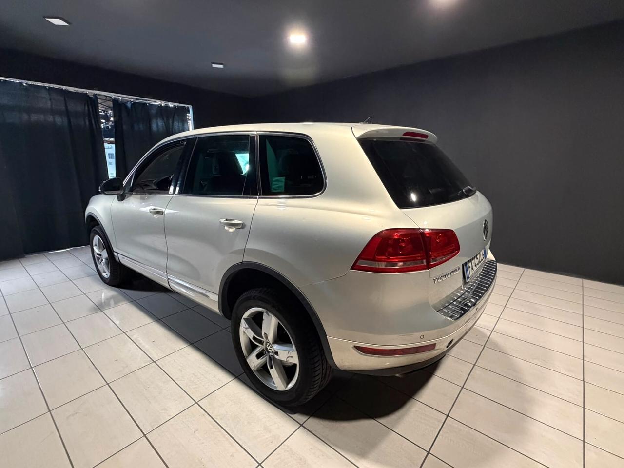 VOLKSWAGEN TOUAREG DEL 2015 3.0 V6 4X4 AUTOMATICA SUPERFULL