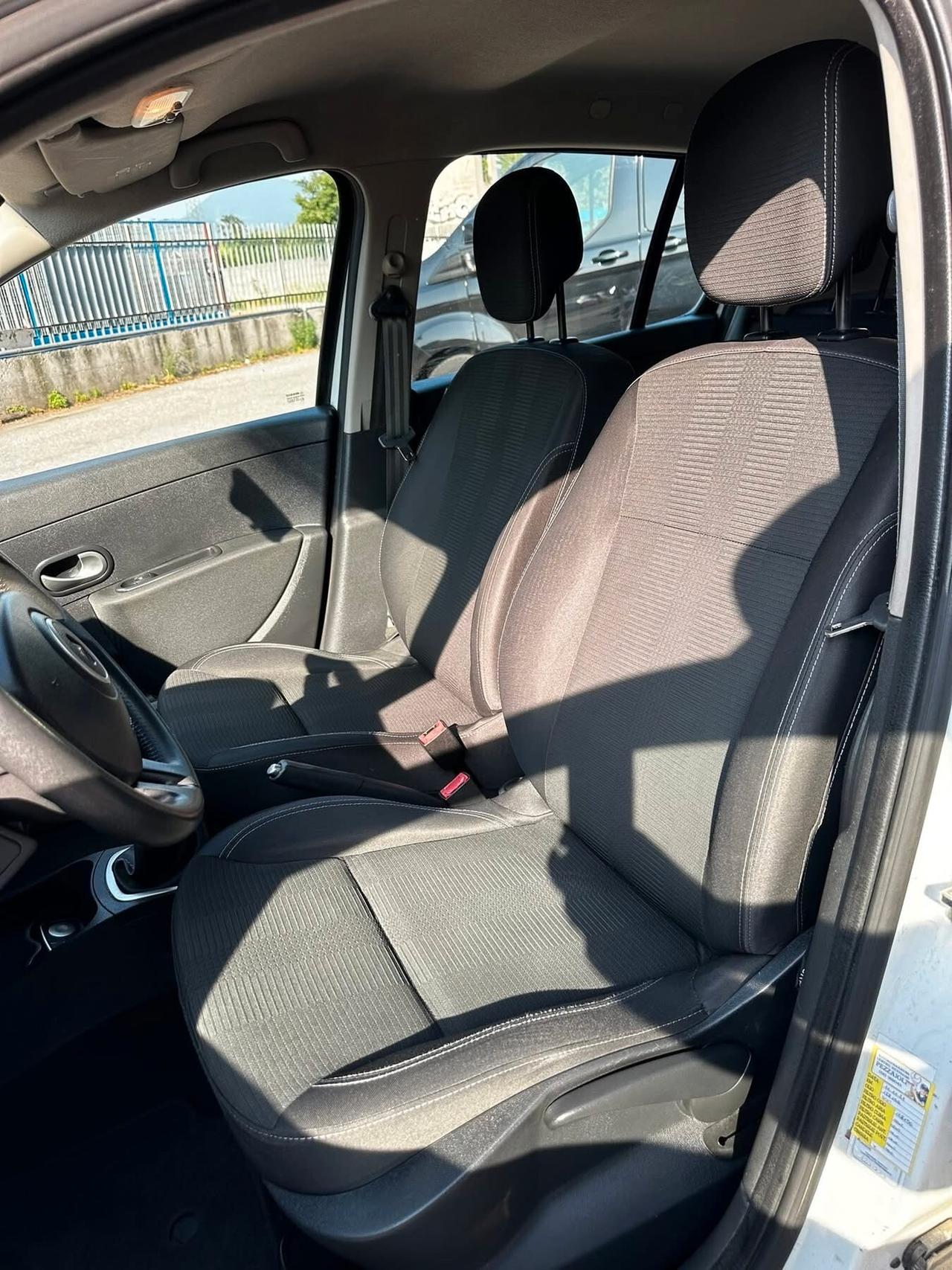 Renault Clio 1.2 16V 5 porte GPL Dynamique NEOPATENTATI