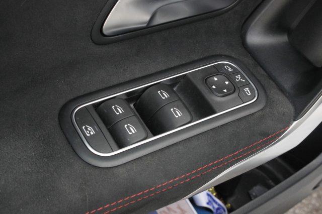 MERCEDES-BENZ A 180 dAutomatic AMGLine Premium Night Edition Uniprop.
