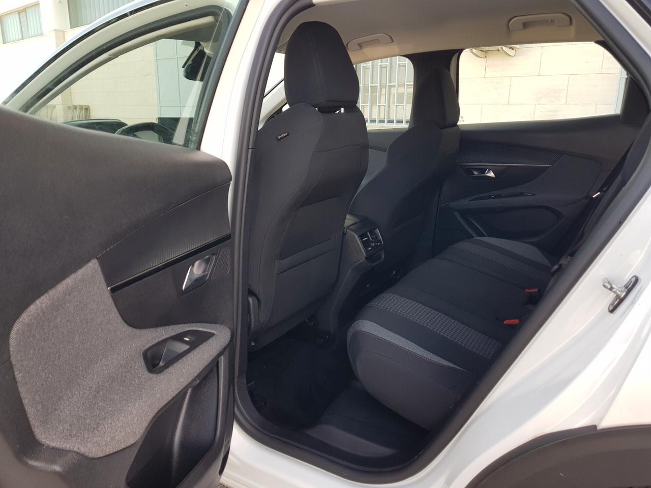 Peugeot 3008 BlueHDi 130 S&S Active Business