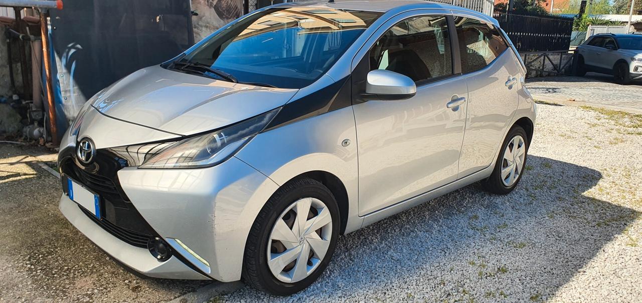 Toyota Aygo 1.0 VVT-i 69 CV 5 porte x-wave