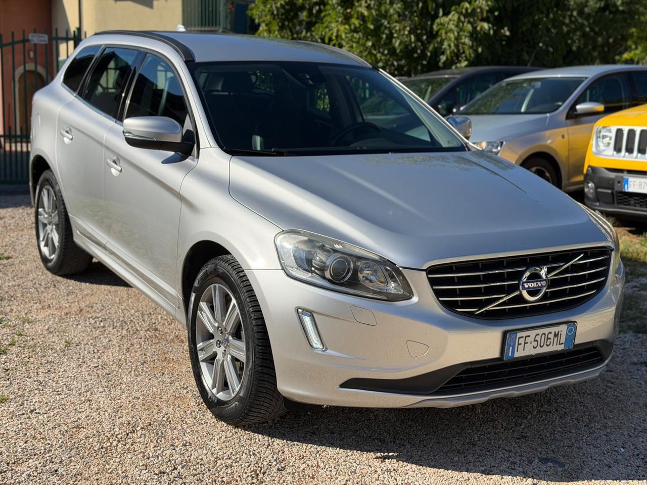 Volvo XC60 D4 AWD MOMENTUM 4x4 KMCERT GARANZ